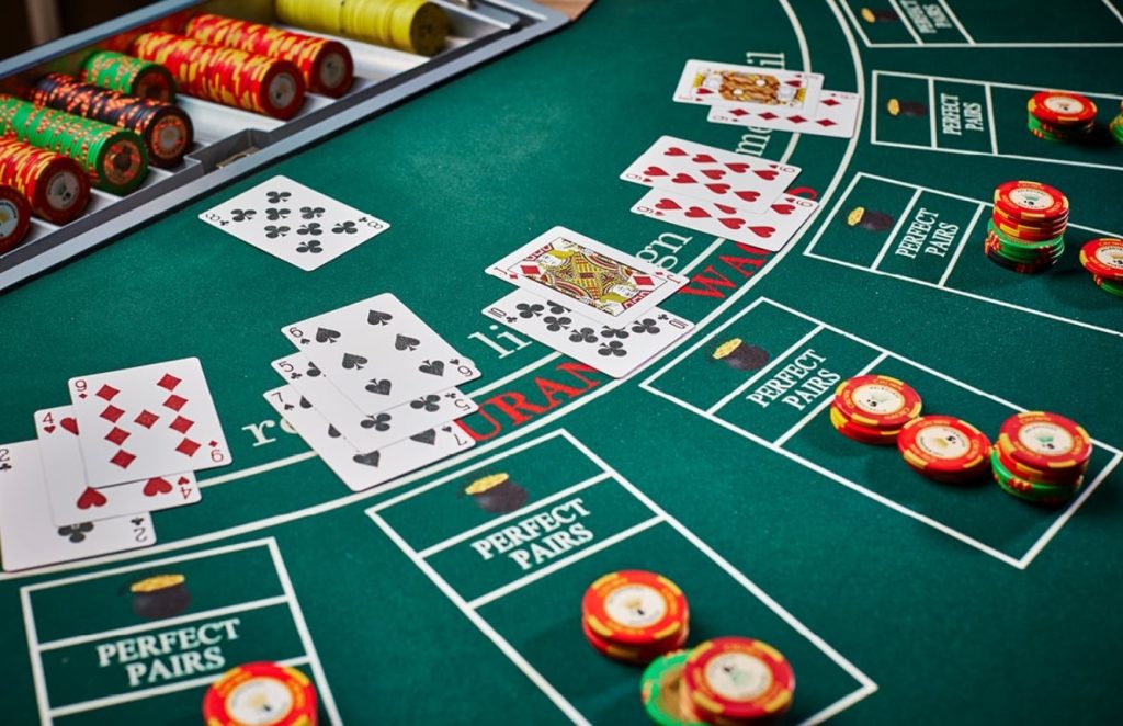 Blackjack được nhận xét là thuộc dạng những trò chơi trong casino dễ học nhất